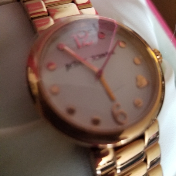 Betsey Johnson NWOT watch in box - Picture 4 of 6